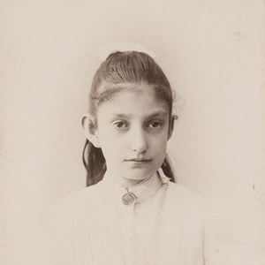 Detail from a photograph of Maria Antonia (1874–1891) by B. Pasquali. Undated.
