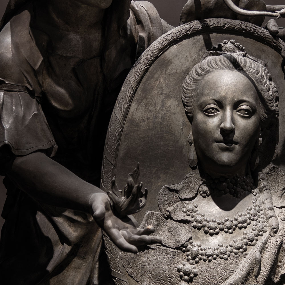 Medaillon am Sarkophag von Maria Josepha von Bayern (Nr. 49).