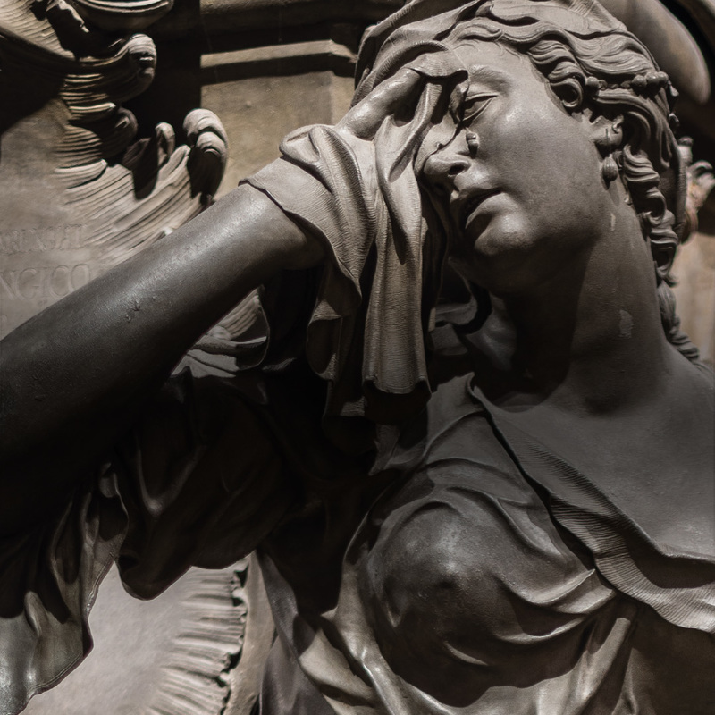 Trauernde Genie am Doppelsarkophag von Maria Theresia und Franz I. Stephan.